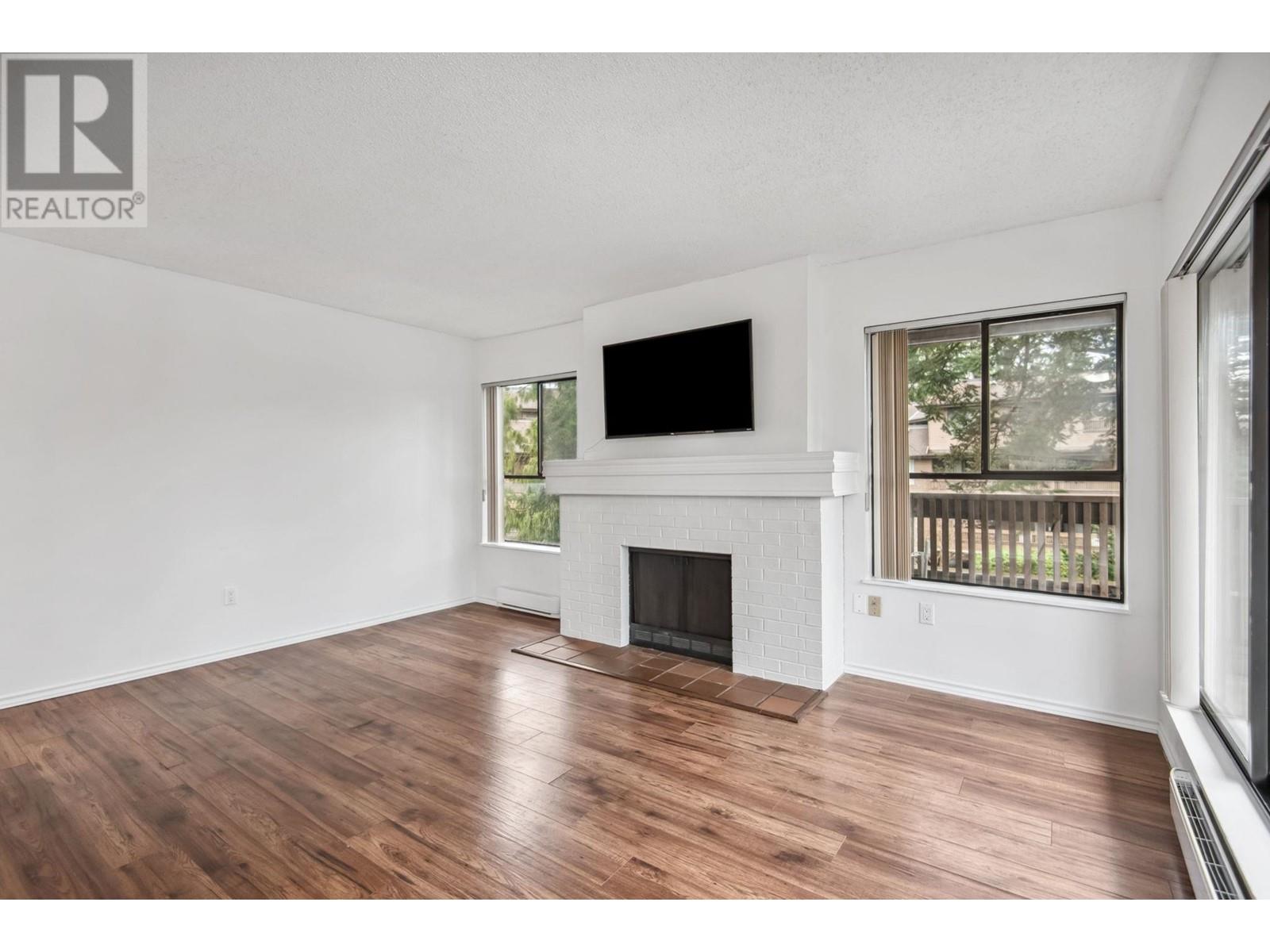 Listing Picture 2 of 26 : 202 7411 MINORU BOULEVARD, Richmond / 烈治文 - 魯藝地產 Yvonne Lu Group - MLS Medallion Club Member