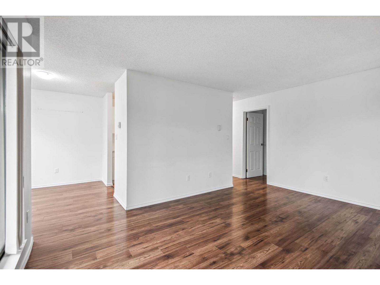 Listing Picture 6 of 26 : 202 7411 MINORU BOULEVARD, Richmond / 烈治文 - 魯藝地產 Yvonne Lu Group - MLS Medallion Club Member