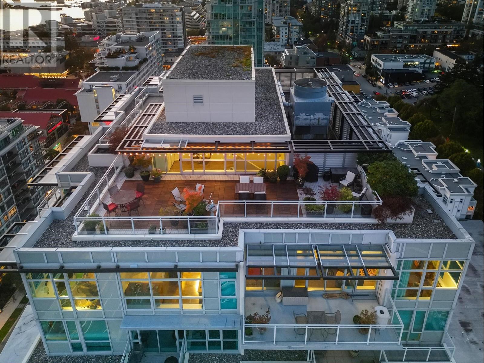 Ph2301 188 E Esplanade Avenue, North Vancouver, British Columbia  V7L 4Y1 - Photo 2 - R2958049
