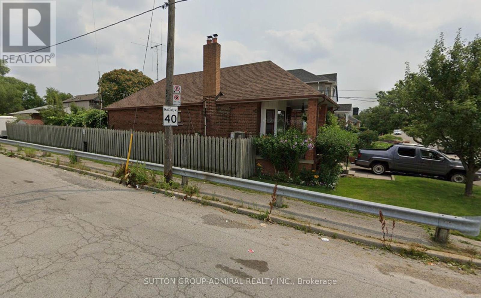 77 Chamberlain Avenue, Toronto, Ontario  M6E 4J9 - Photo 6 - W11970420