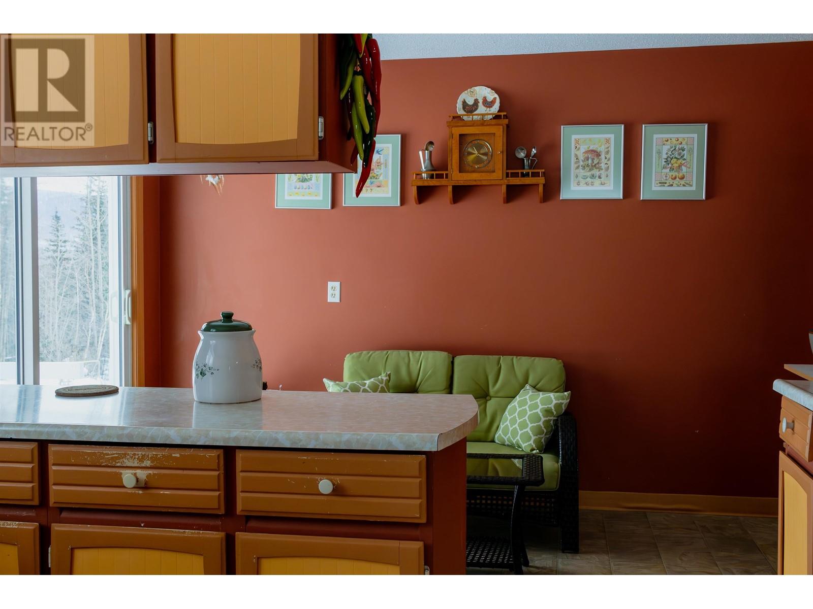 Property at 226 CENTENNIAL DRIVE image 3