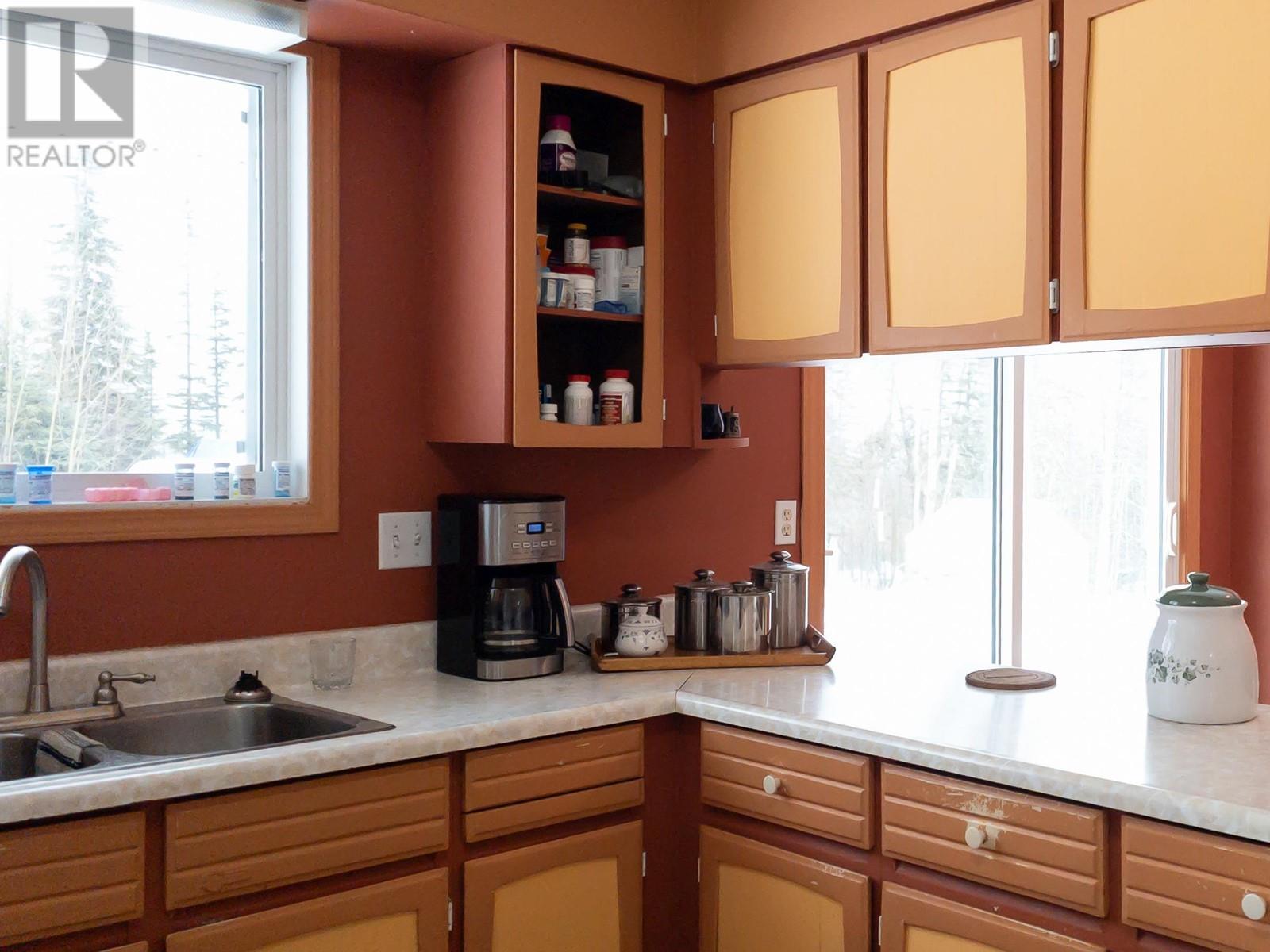Property at 226 CENTENNIAL DRIVE image 5