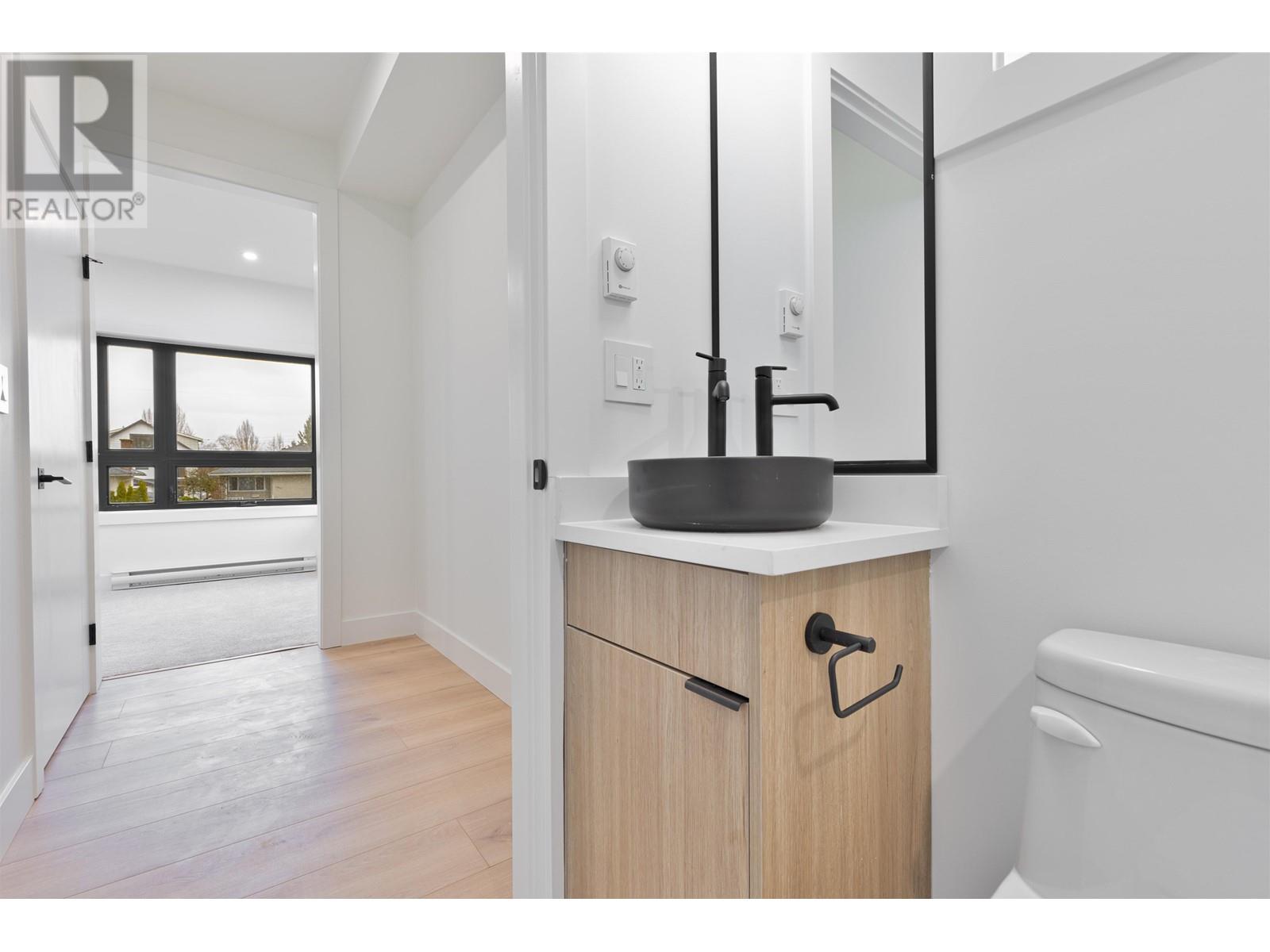 2632 Ward Street, Vancouver, British Columbia  V5R 4S6 - Photo 11 - R2970132