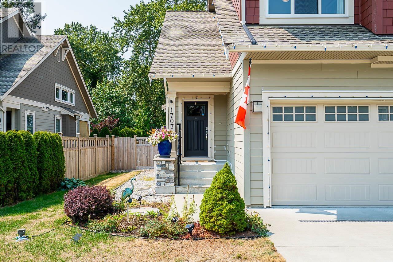 1707 Swan Road, Tsawwassen, British Columbia  V4M 0B4 - Photo 1 - R2970097