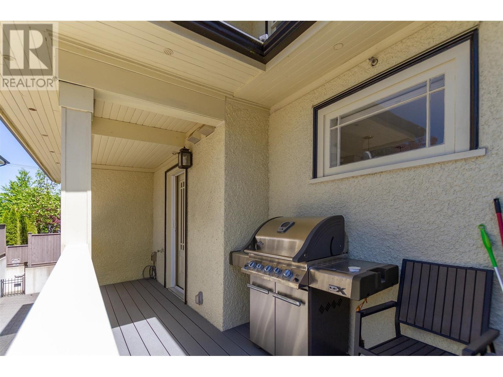 Listing Picture 22 of 25 : 3345 COLLINGWOOD STREET, Vancouver / 溫哥華 - 魯藝地產 Yvonne Lu Group - MLS Medallion Club Member