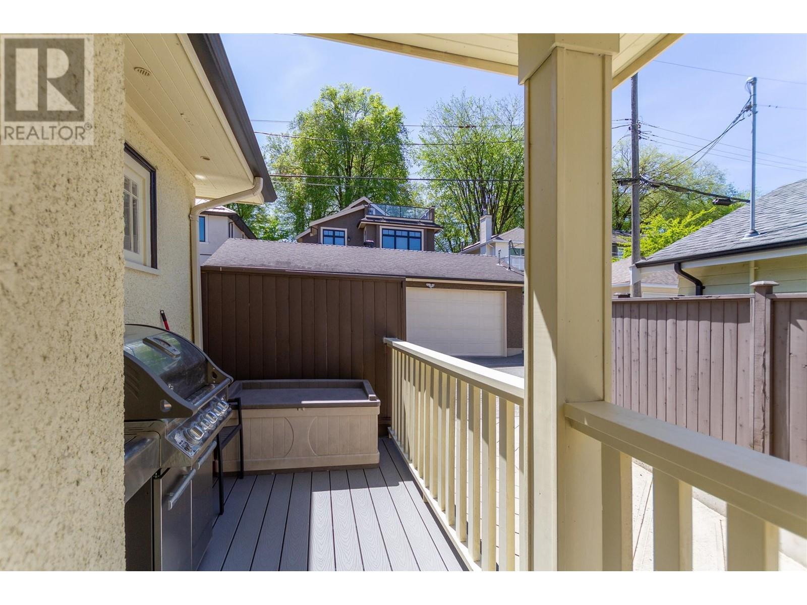 Listing Picture 23 of 25 : 3345 COLLINGWOOD STREET, Vancouver / 溫哥華 - 魯藝地產 Yvonne Lu Group - MLS Medallion Club Member