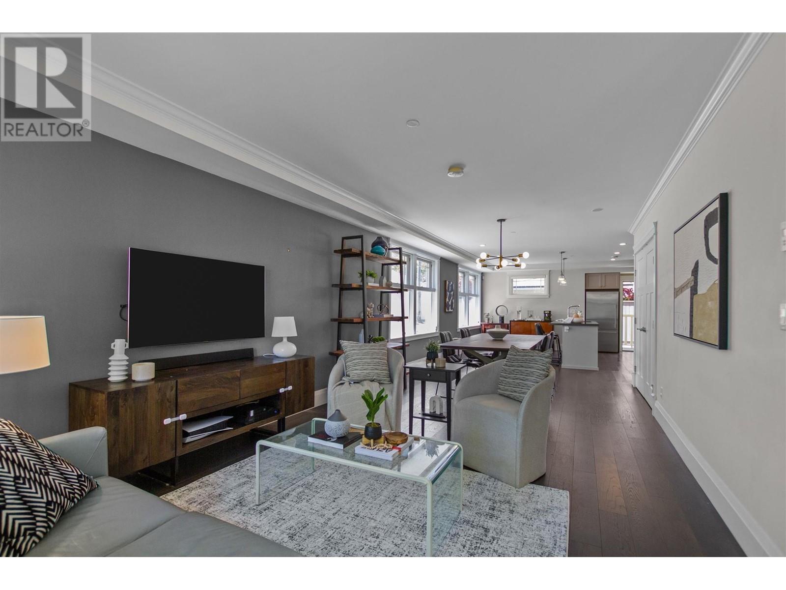 Listing Picture 5 of 25 : 3345 COLLINGWOOD STREET, Vancouver / 溫哥華 - 魯藝地產 Yvonne Lu Group - MLS Medallion Club Member