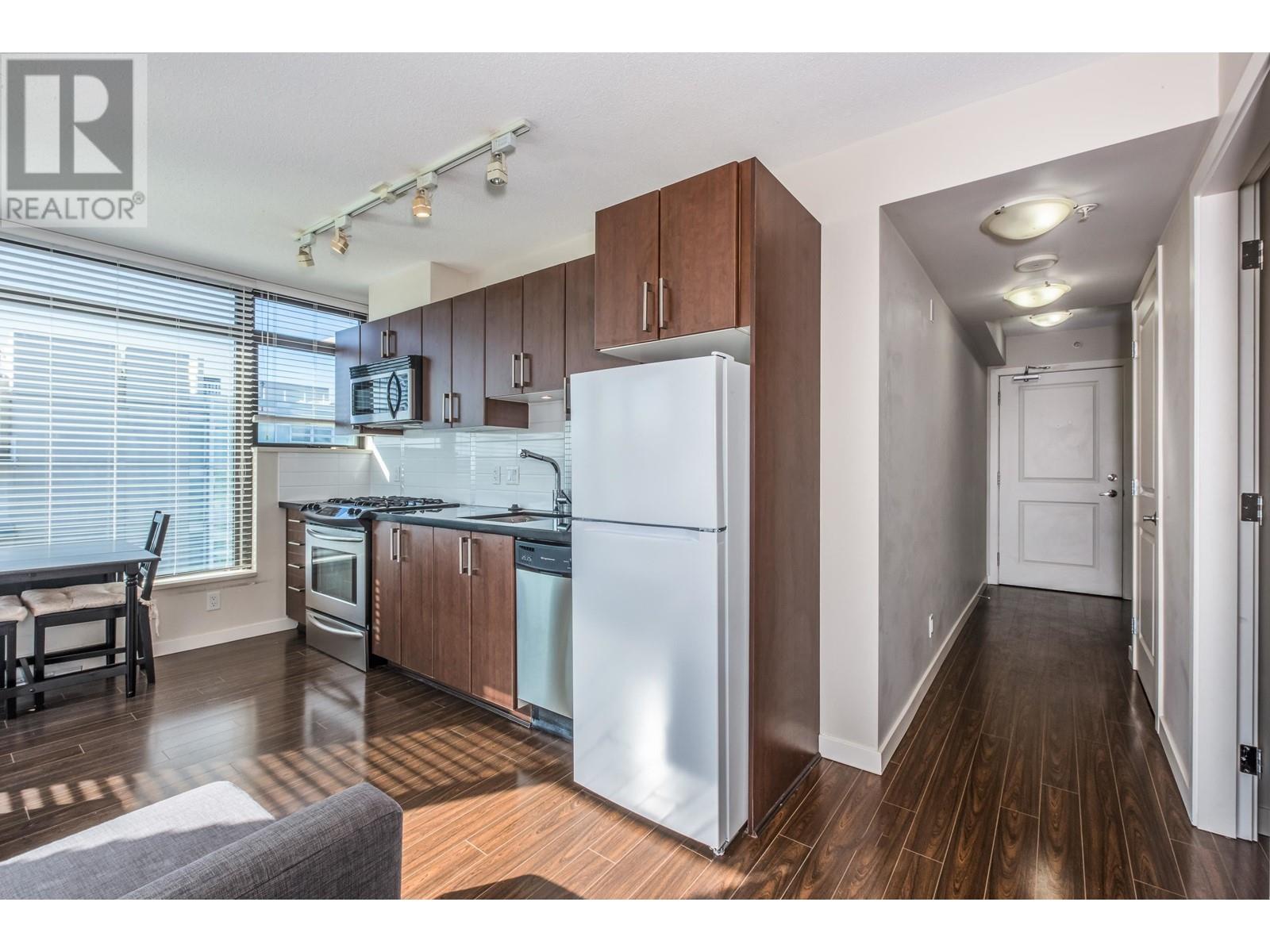 Listing Picture 2 of 28 : 1503 1068 W BROADWAY, Vancouver / 溫哥華 - 魯藝地產 Yvonne Lu Group - MLS Medallion Club Member