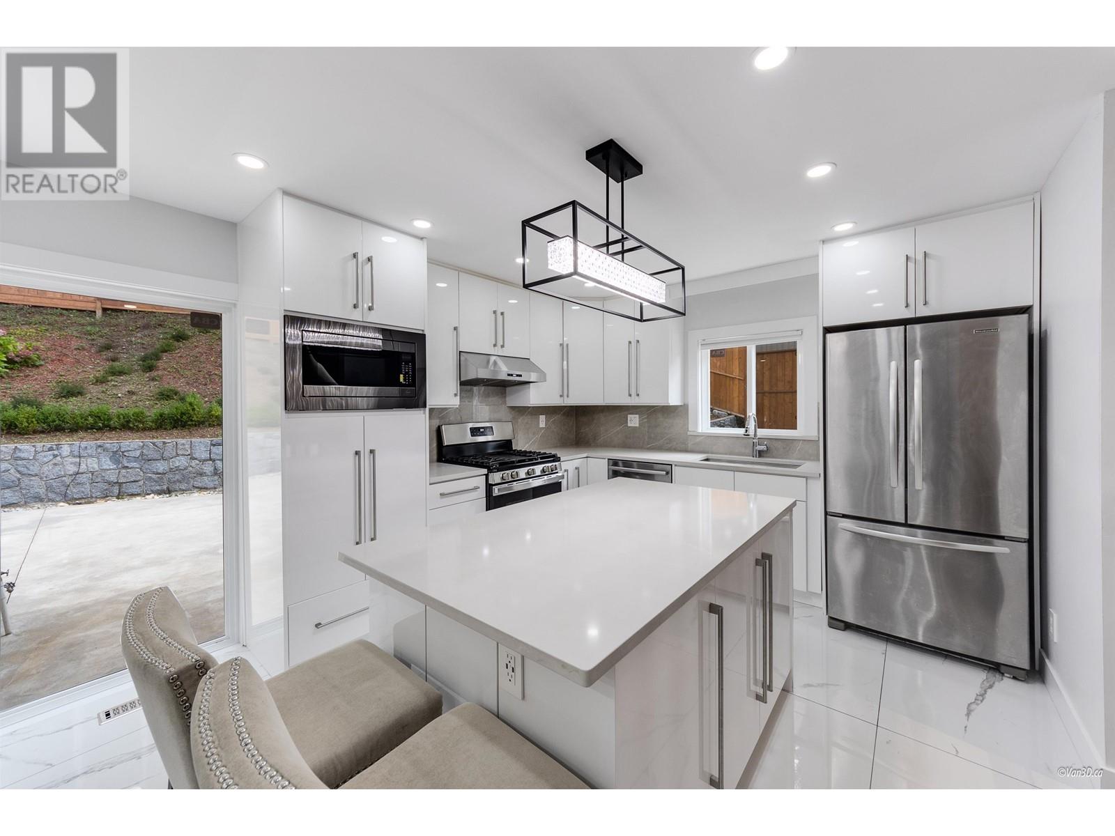7550 Carnleigh Place, Burnaby, British Columbia  V5E 4A4 - Photo 6 - R2970159