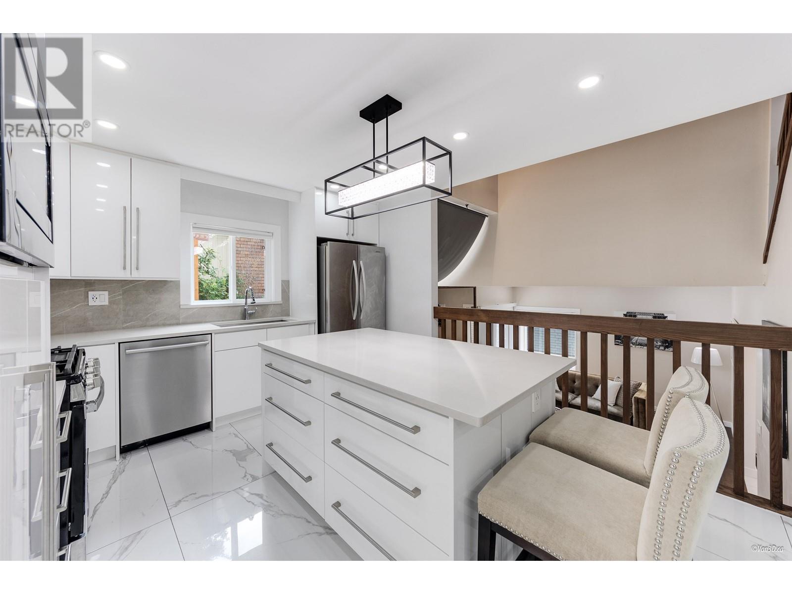 7550 Carnleigh Place, Burnaby, British Columbia  V5E 4A4 - Photo 7 - R2970159