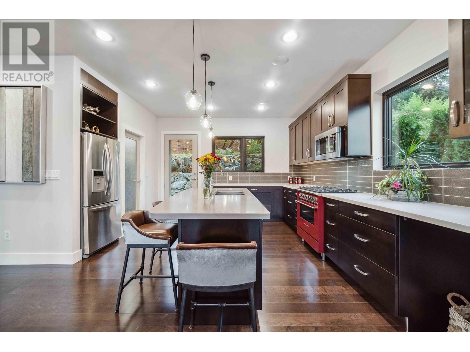 Property at 1027 IOCO ROAD image 4