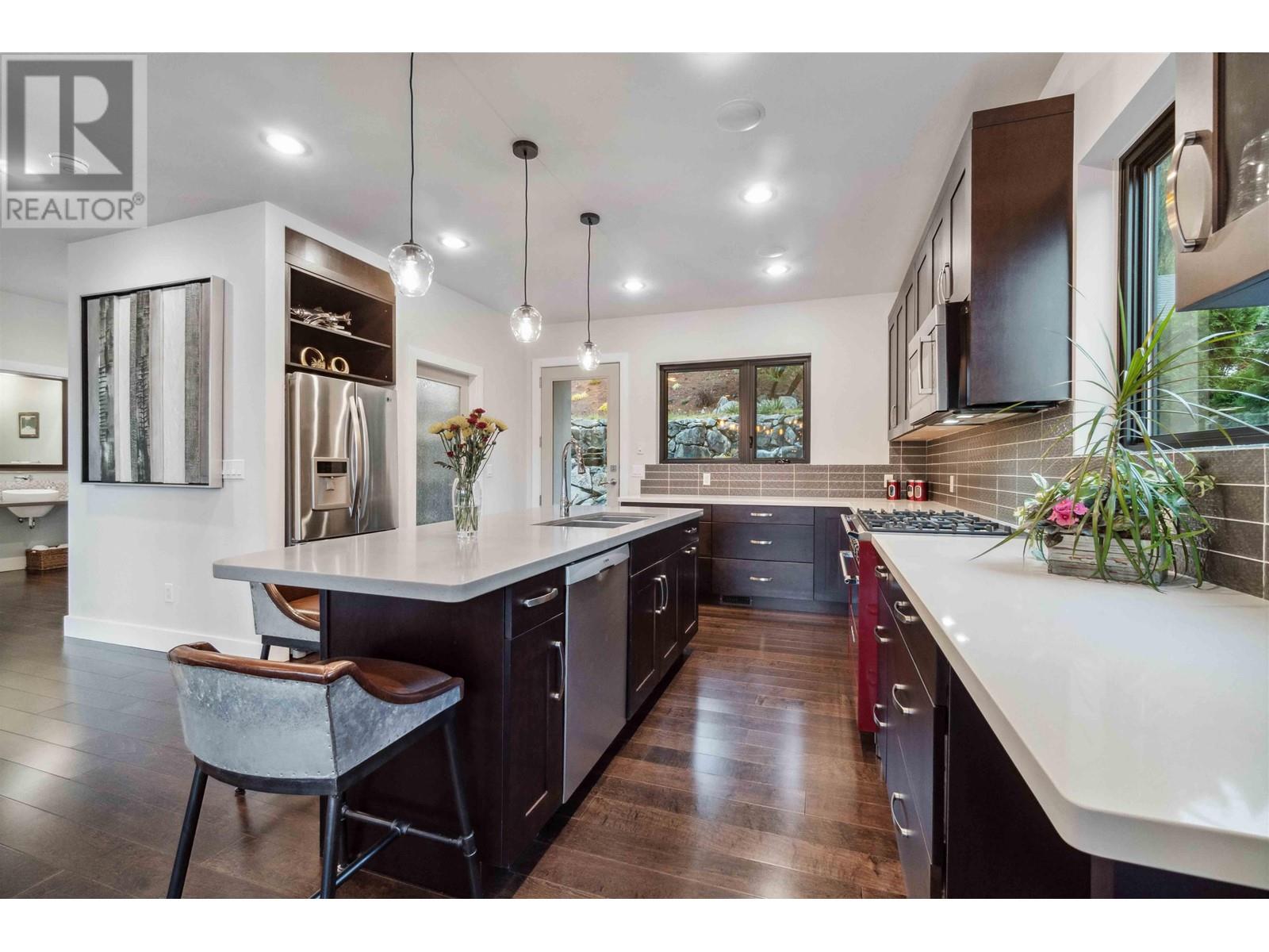 Property at 1027 IOCO ROAD image 5
