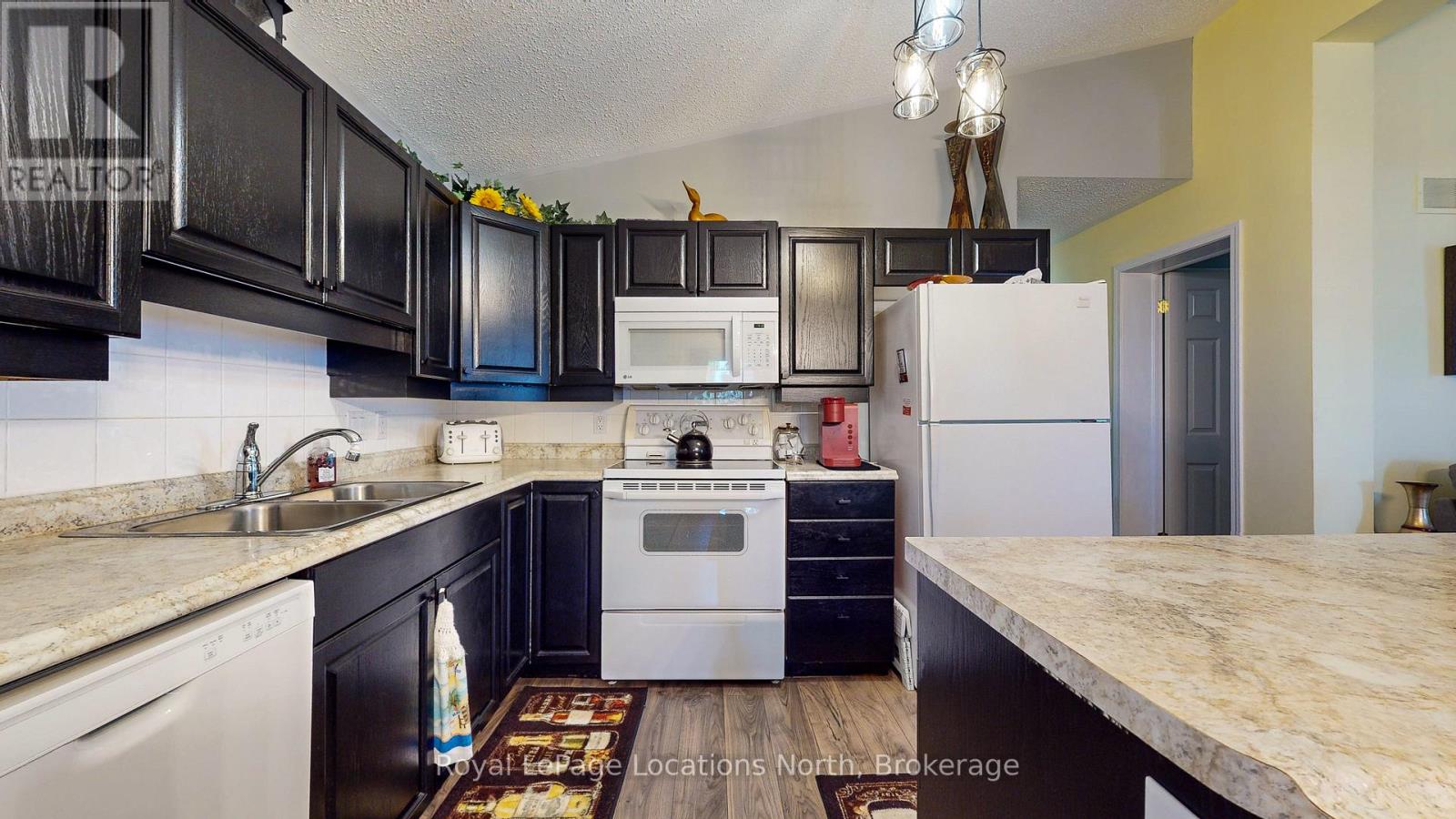 69 St James Place, Wasaga Beach, Ontario  L9Z 3A8 - Photo 16 - S11982103