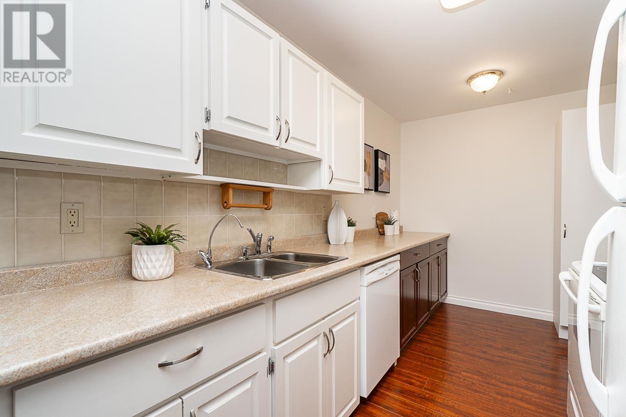 Listing Picture 12 of 21 : 235 9101 HORNE STREET, Burnaby / 本拿比 - 魯藝地產 Yvonne Lu Group - MLS Medallion Club Member