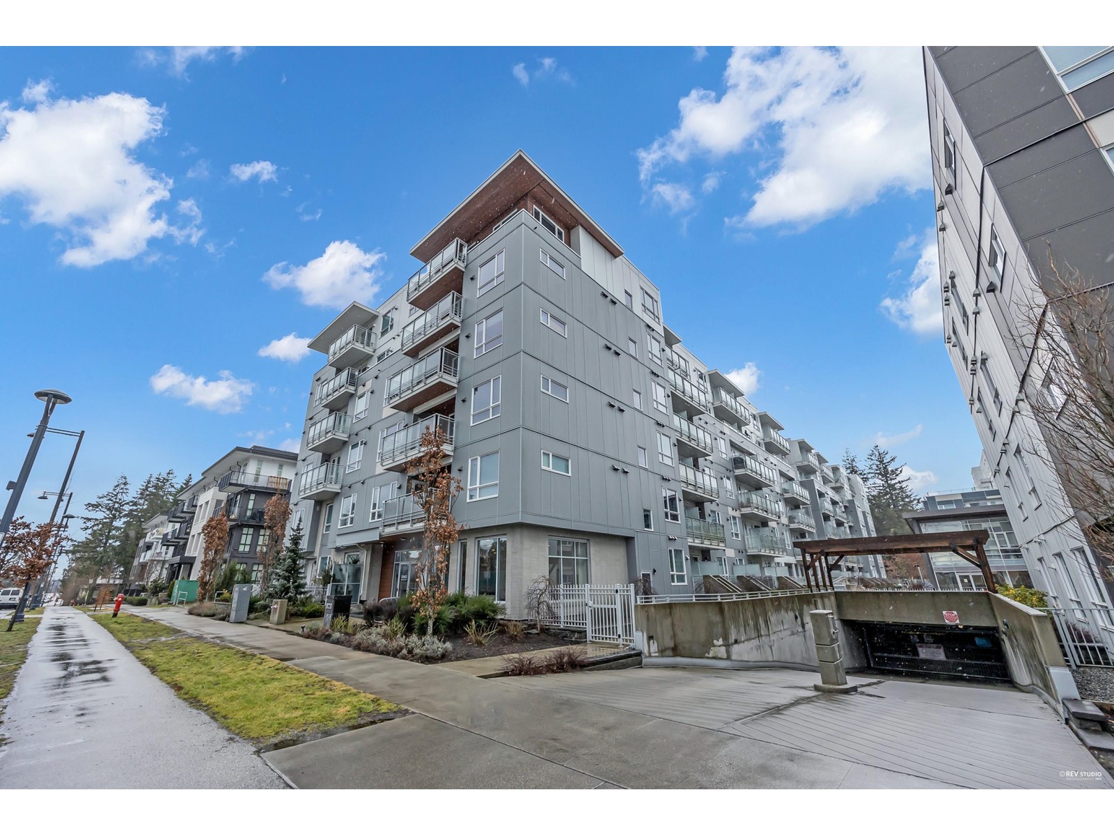 326 13963 105 Boulevard, Surrey, British Columbia  V3T 0M9 - Photo 3 - R2970157