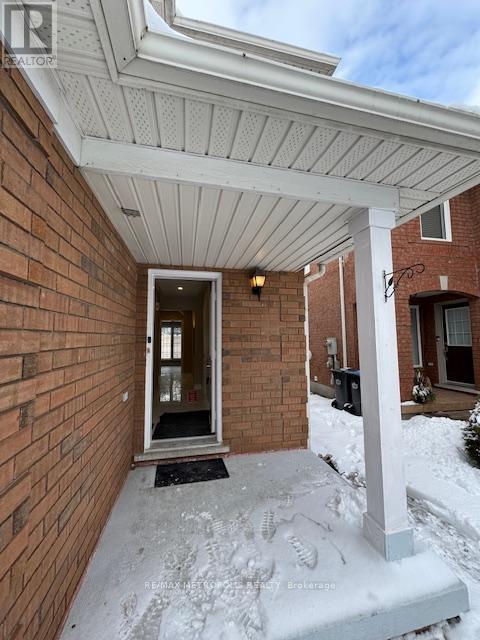 1342 Quest Circle, Mississauga, Ontario  L5N 8B6 - Photo 2 - W11986430