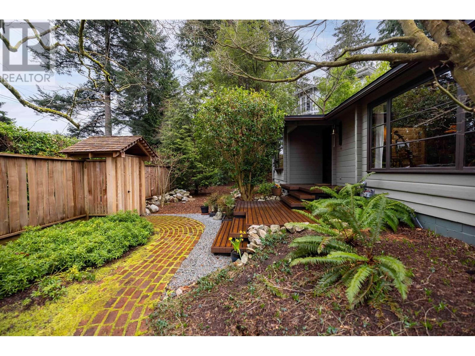 5817 Eagle Island, West Vancouver, British Columbia  V7W 1V6 - Photo 29 - R2969351
