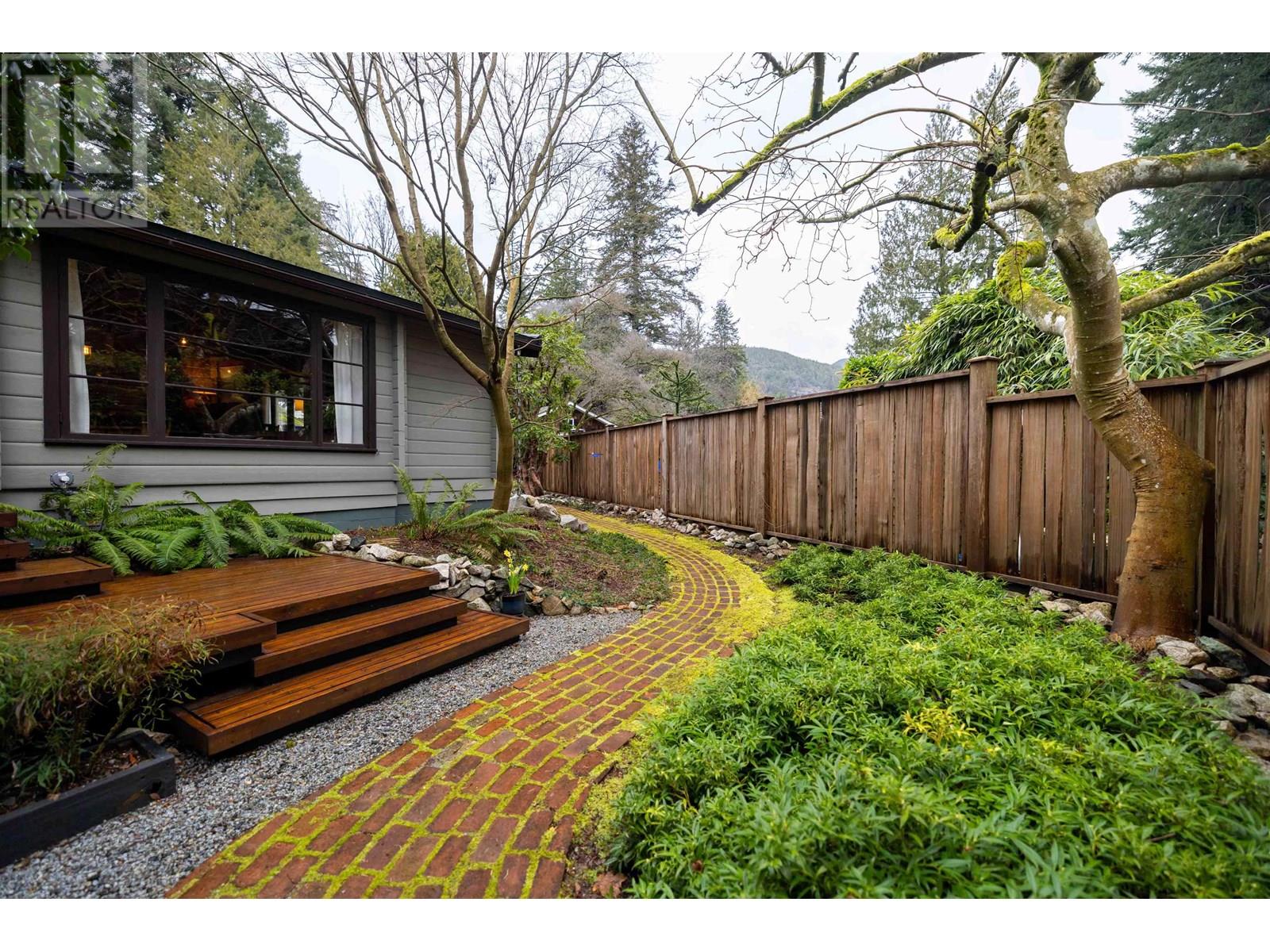 5817 Eagle Island, West Vancouver, British Columbia  V7W 1V6 - Photo 27 - R2969351