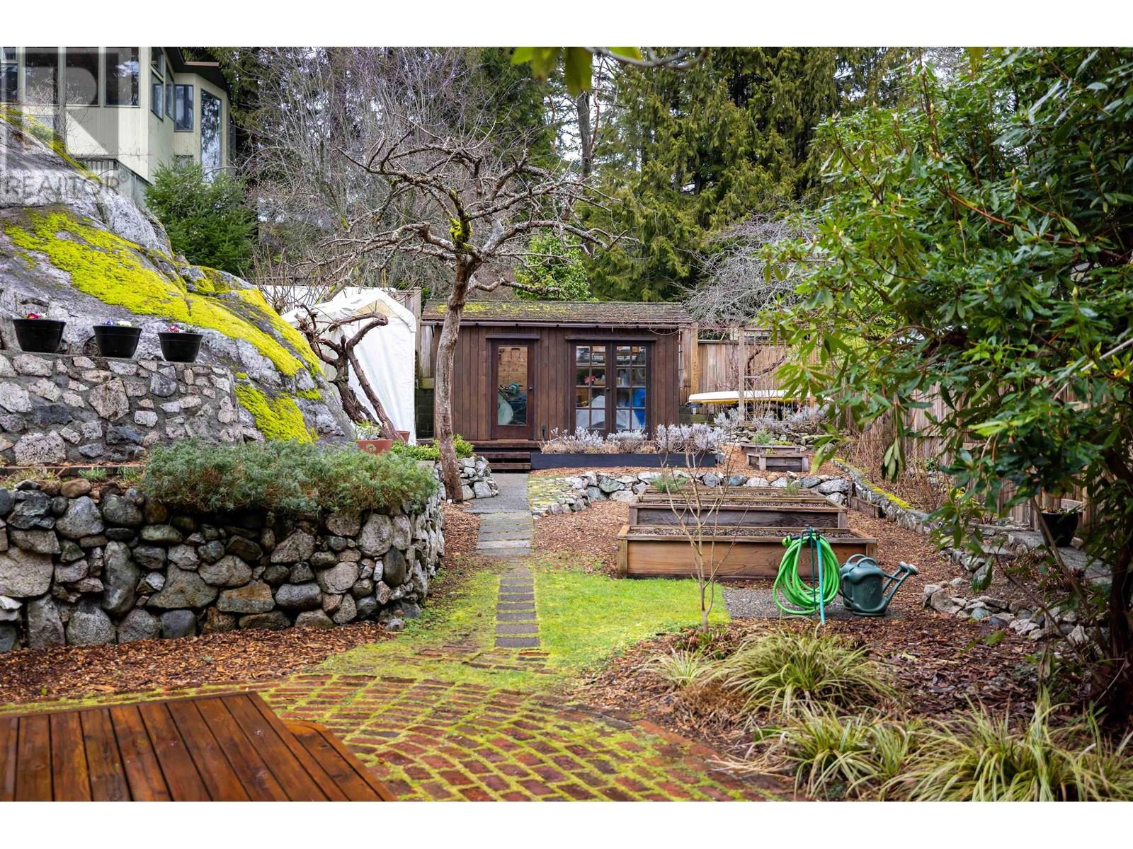 5817 Eagle Island, West Vancouver, British Columbia  V7W 1V6 - Photo 28 - R2969351
