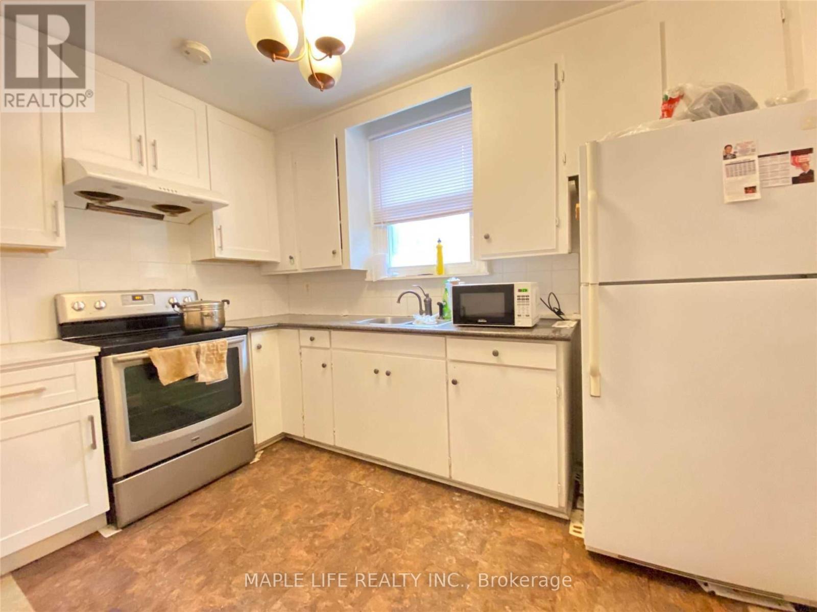 Property at 197 FINCH AVENUE E image 2