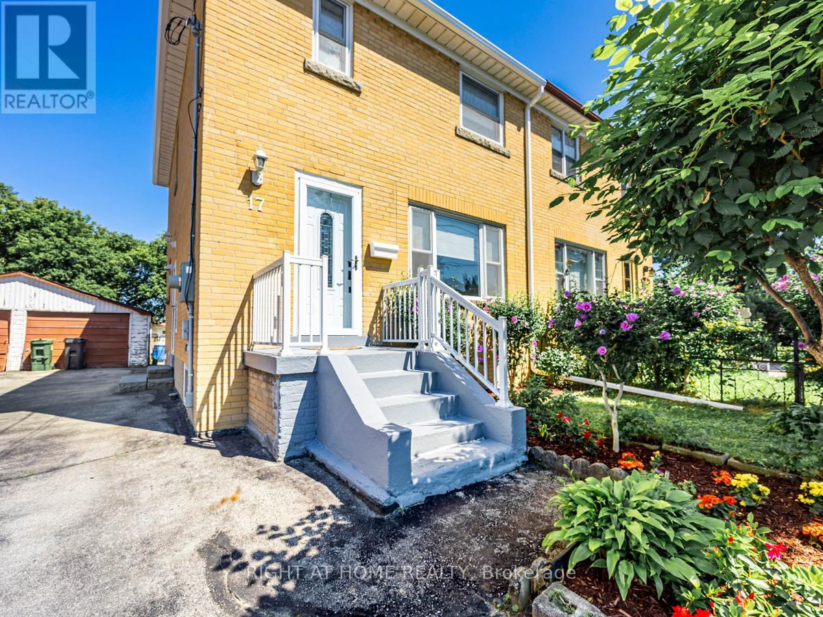 17 MAGNOLIA AVENUE, Toronto, Ontario