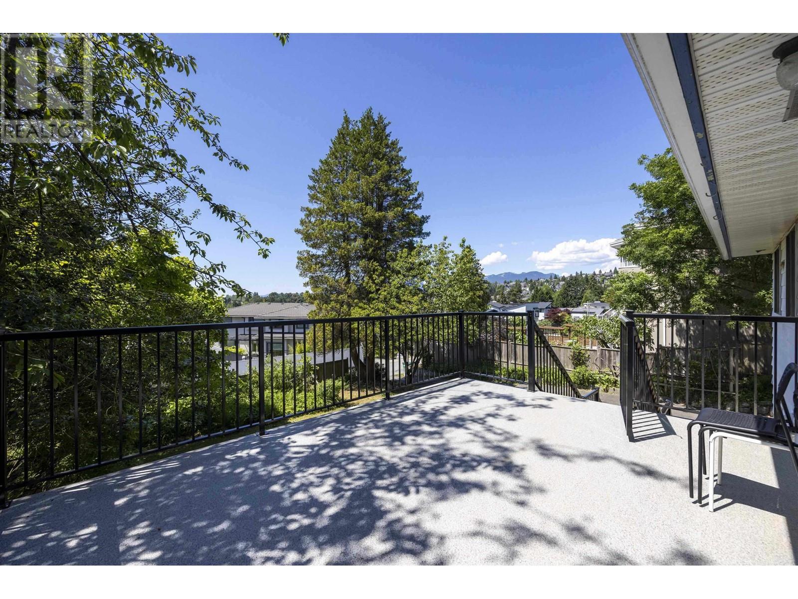 1277 Holdom Avenue, Burnaby, British Columbia  V5B 3V5 - Photo 4 - R2970080