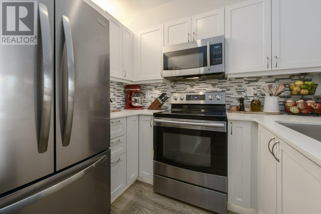 Listing Picture 11 of 40 : 206 1707 CHARLES STREET, Vancouver / 溫哥華 - 魯藝地產 Yvonne Lu Group - MLS Medallion Club Member