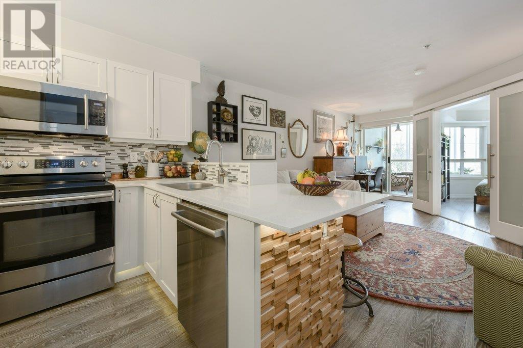 Listing Picture 14 of 40 : 206 1707 CHARLES STREET, Vancouver / 溫哥華 - 魯藝地產 Yvonne Lu Group - MLS Medallion Club Member