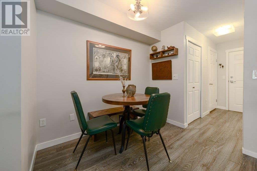 Listing Picture 8 of 40 : 206 1707 CHARLES STREET, Vancouver / 溫哥華 - 魯藝地產 Yvonne Lu Group - MLS Medallion Club Member