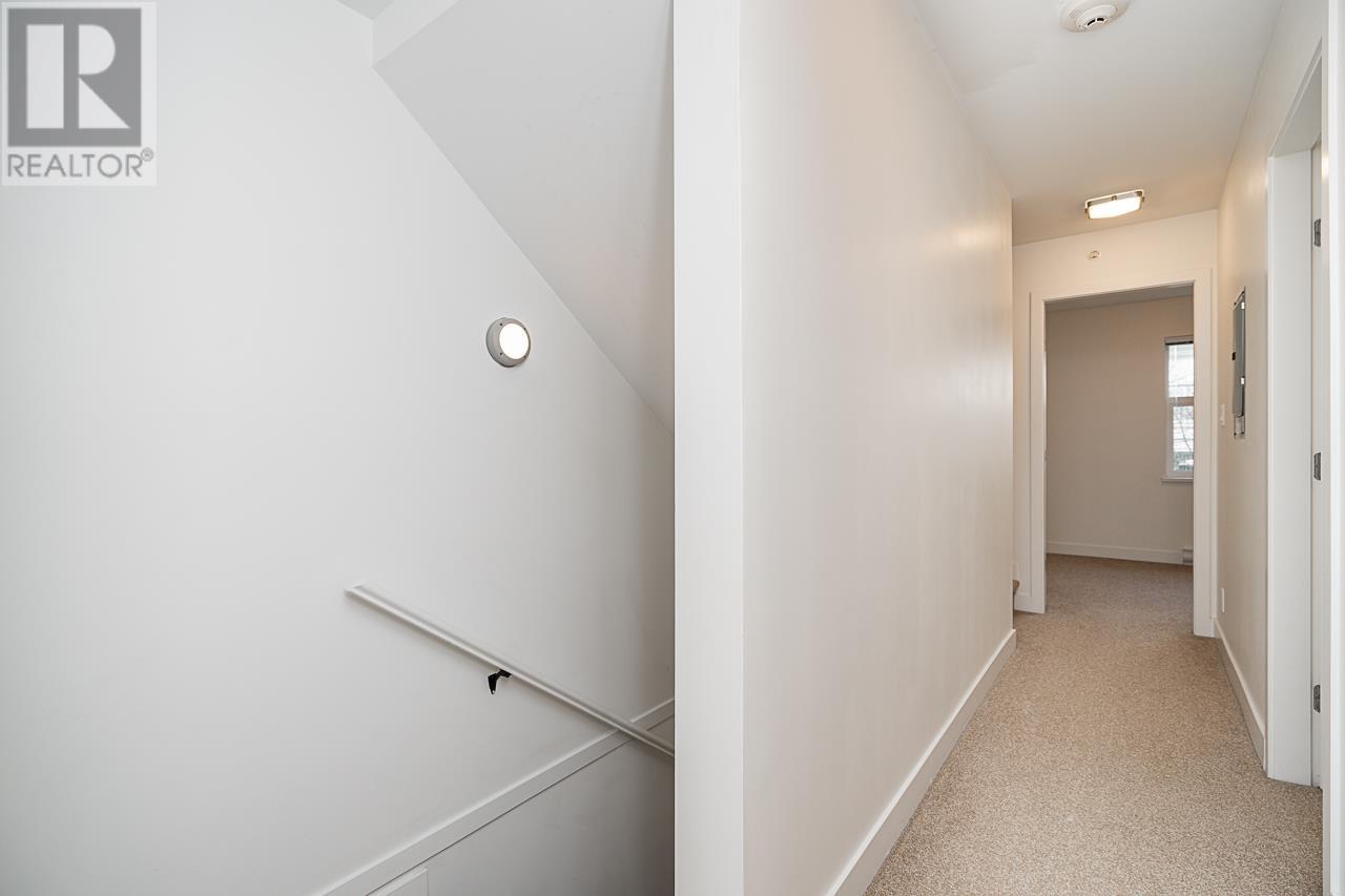 Listing Picture 11 of 26 : 112 7250 18TH AVENUE, Burnaby / 本拿比 - 魯藝地產 Yvonne Lu Group - MLS Medallion Club Member