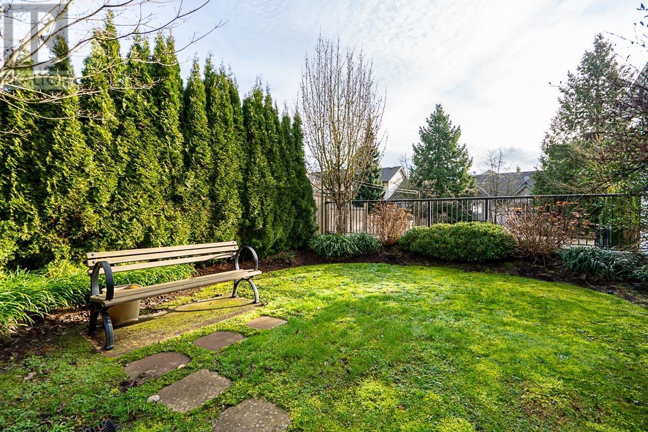 Listing Picture 22 of 26 : 112 7250 18TH AVENUE, Burnaby / 本拿比 - 魯藝地產 Yvonne Lu Group - MLS Medallion Club Member