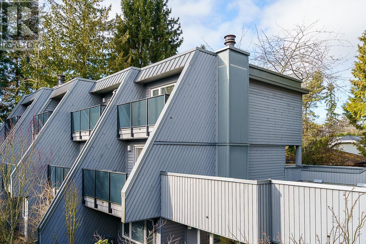 Listing Picture 30 of 30 : 211 2893 W 41ST STREET, Vancouver / 溫哥華 - 魯藝地產 Yvonne Lu Group - MLS Medallion Club Member