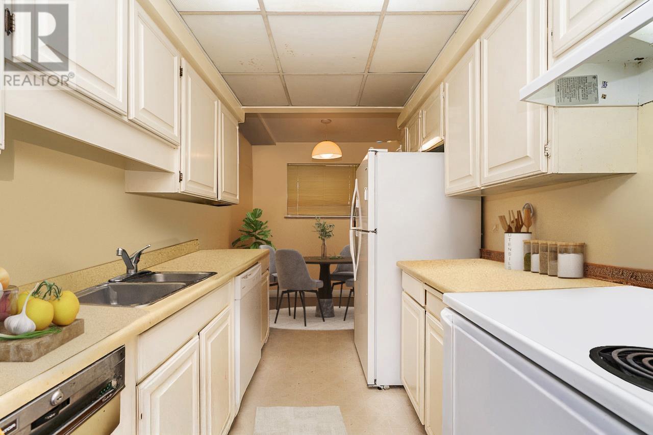 Listing Picture 9 of 30 : 211 2893 W 41ST STREET, Vancouver / 溫哥華 - 魯藝地產 Yvonne Lu Group - MLS Medallion Club Member