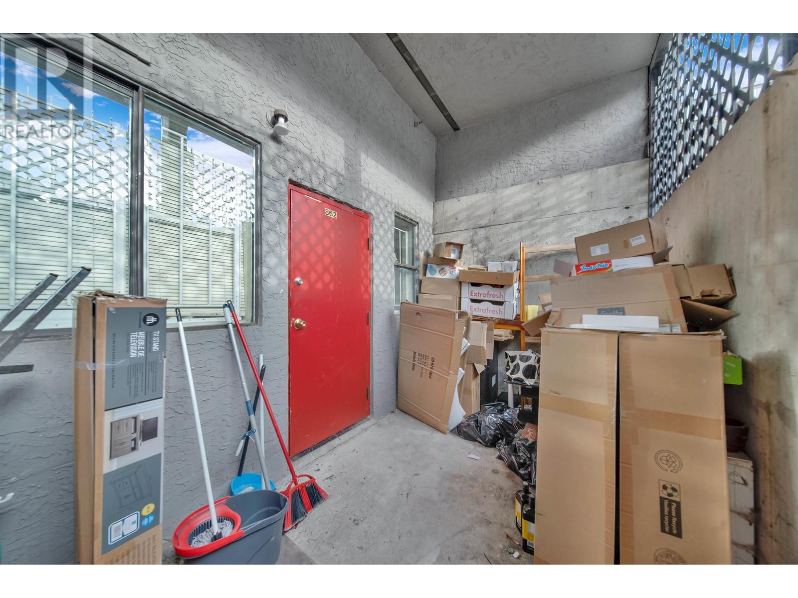 Listing Picture 12 of 24 : 2 862 E BROADWAY, Vancouver / 溫哥華 - 魯藝地產 Yvonne Lu Group - MLS Medallion Club Member