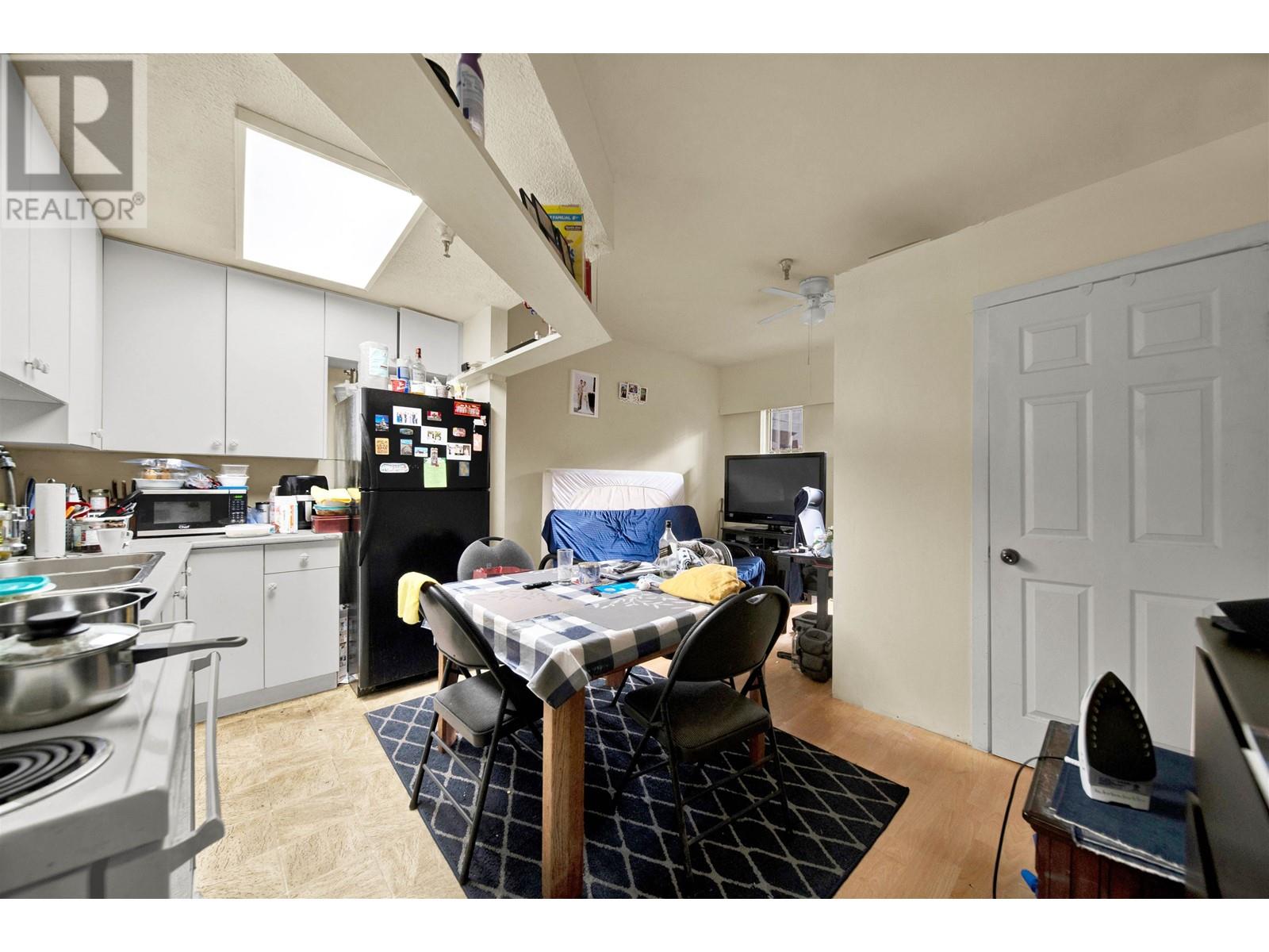 Listing Picture 5 of 24 : 2 862 E BROADWAY, Vancouver / 溫哥華 - 魯藝地產 Yvonne Lu Group - MLS Medallion Club Member