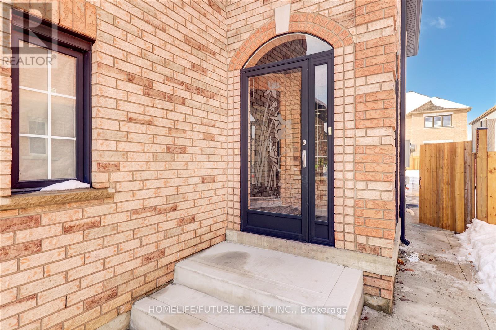 Property at 556 HIGHGLEN AVENUE image 5