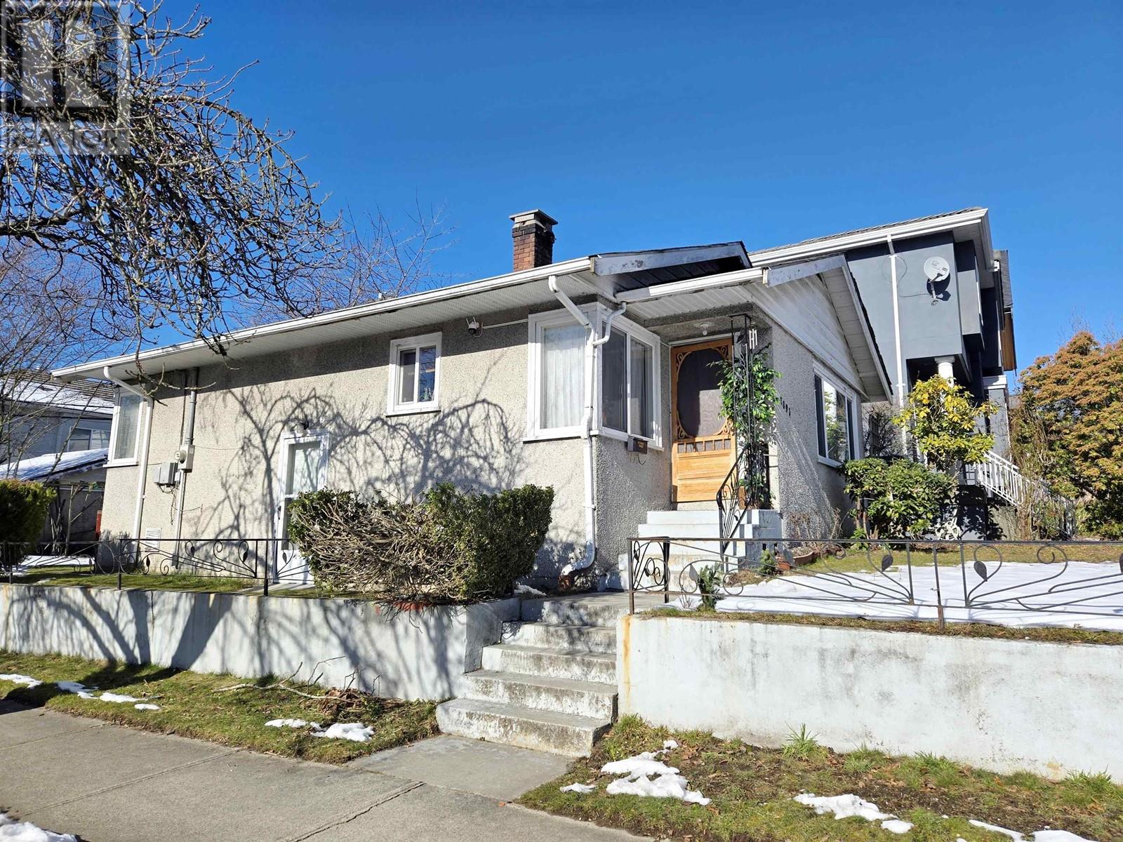 7895 Ontario Street, Vancouver, British Columbia  V5X 3C8 - Photo 1 - R2969740