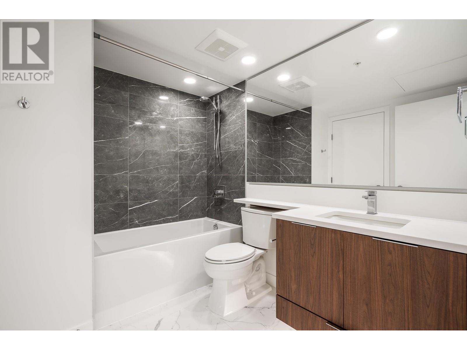 Listing Picture 18 of 31 : 1602 7683 PARK CRESCENT, Burnaby / 本拿比 - 魯藝地產 Yvonne Lu Group - MLS Medallion Club Member