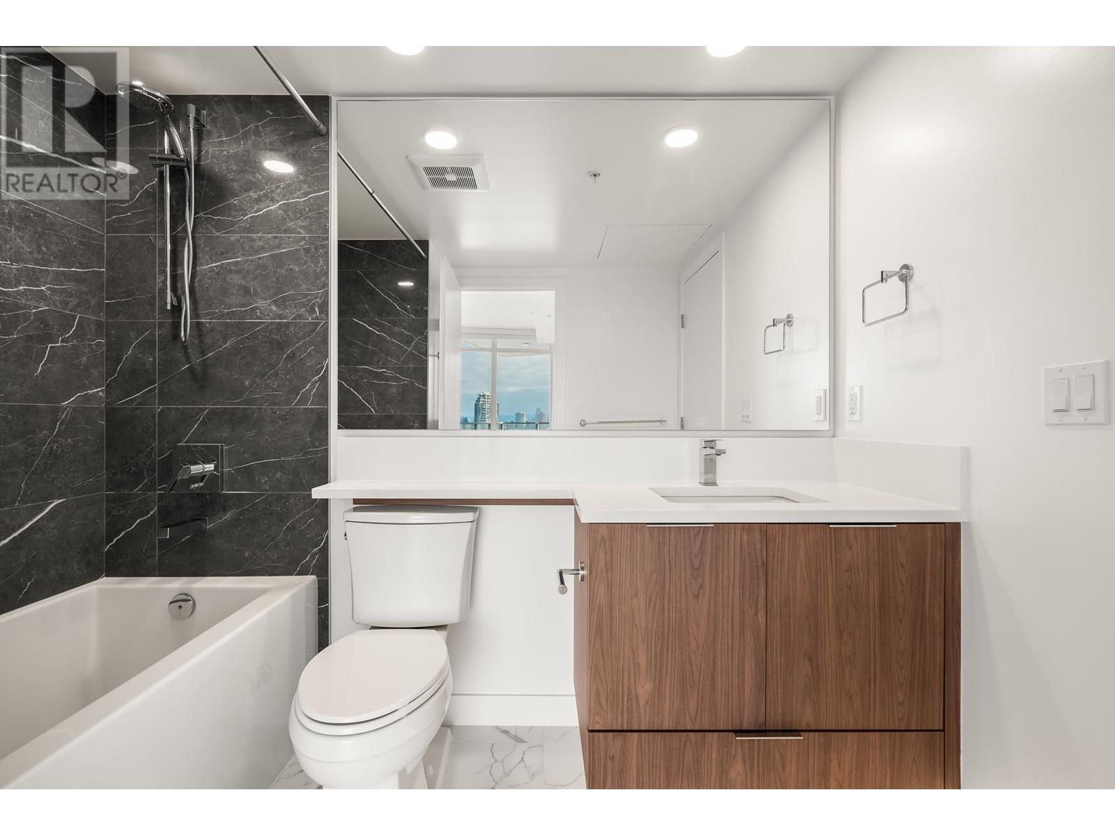 Listing Picture 17 of 31 : 1602 7683 PARK CRESCENT, Burnaby / 本拿比 - 魯藝地產 Yvonne Lu Group - MLS Medallion Club Member
