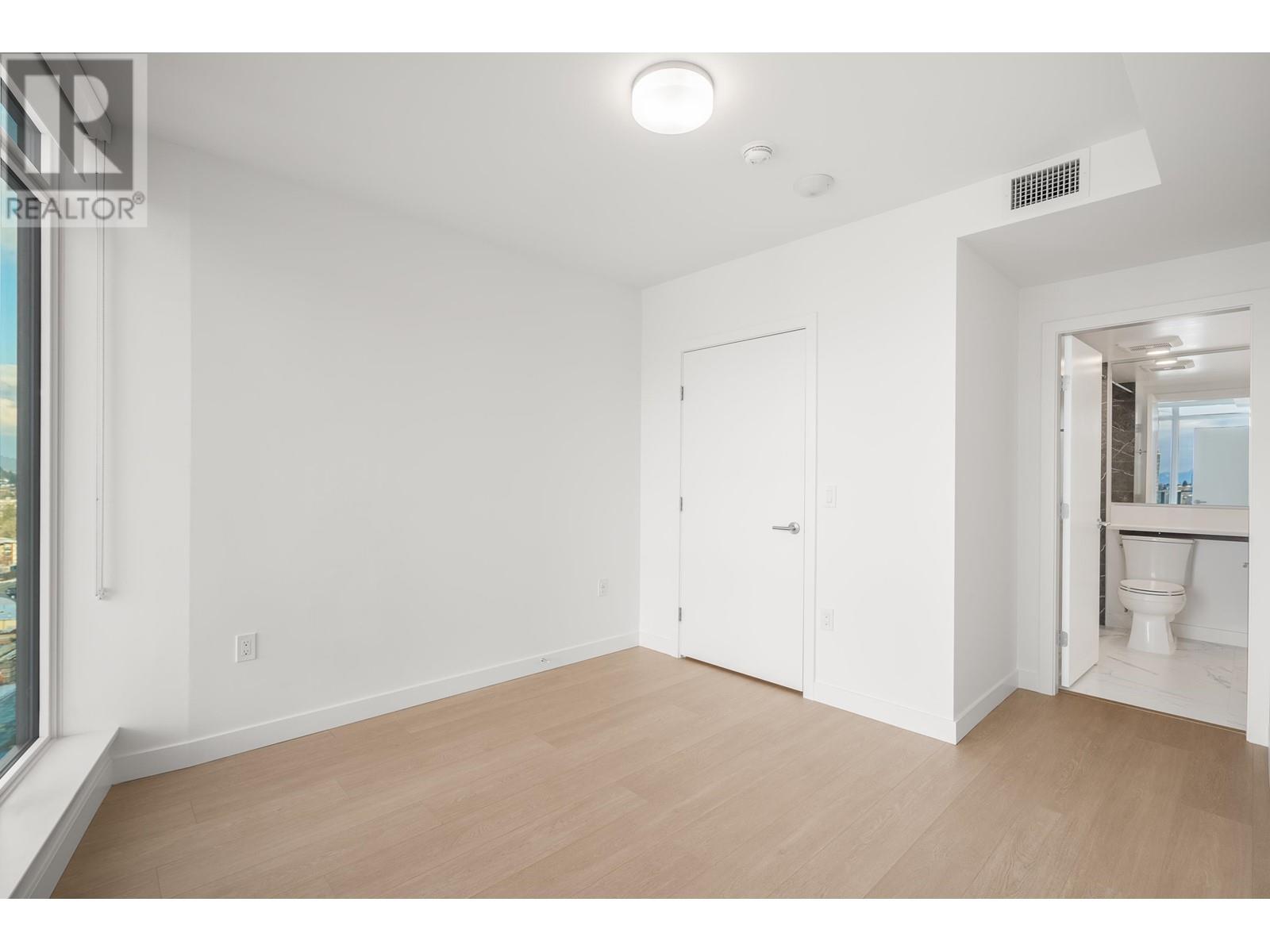 Listing Picture 14 of 31 : 1602 7683 PARK CRESCENT, Burnaby / 本拿比 - 魯藝地產 Yvonne Lu Group - MLS Medallion Club Member