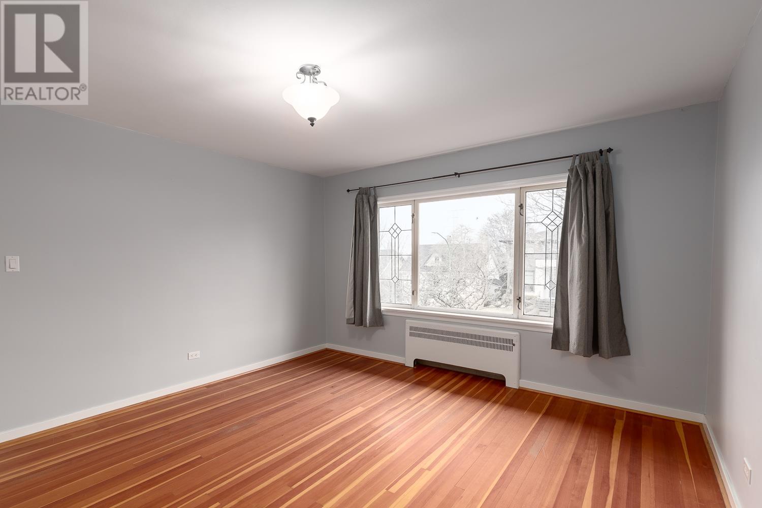 Listing Picture 17 of 35 : 3756 PANDORA STREET, Burnaby / 本拿比 - 魯藝地產 Yvonne Lu Group - MLS Medallion Club Member