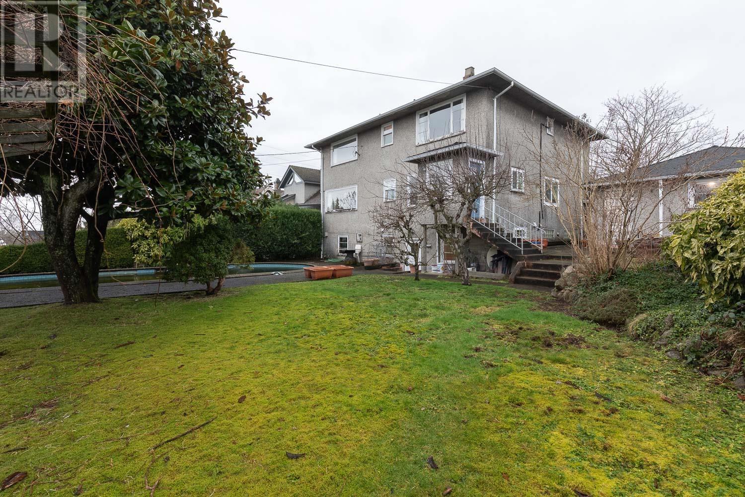Listing Picture 25 of 35 : 3756 PANDORA STREET, Burnaby / 本拿比 - 魯藝地產 Yvonne Lu Group - MLS Medallion Club Member