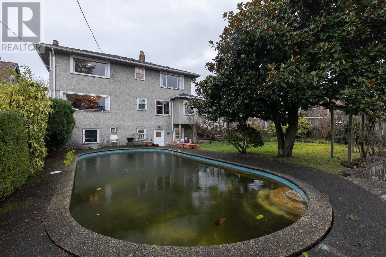 Listing Picture 28 of 35 : 3756 PANDORA STREET, Burnaby / 本拿比 - 魯藝地產 Yvonne Lu Group - MLS Medallion Club Member