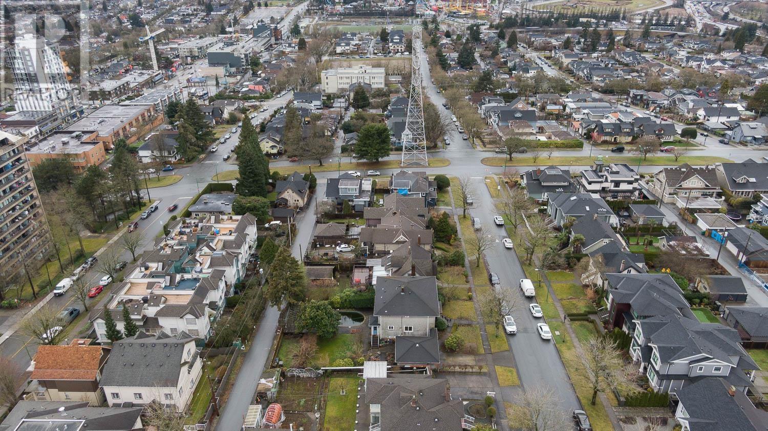 Listing Picture 34 of 35 : 3756 PANDORA STREET, Burnaby / 本拿比 - 魯藝地產 Yvonne Lu Group - MLS Medallion Club Member