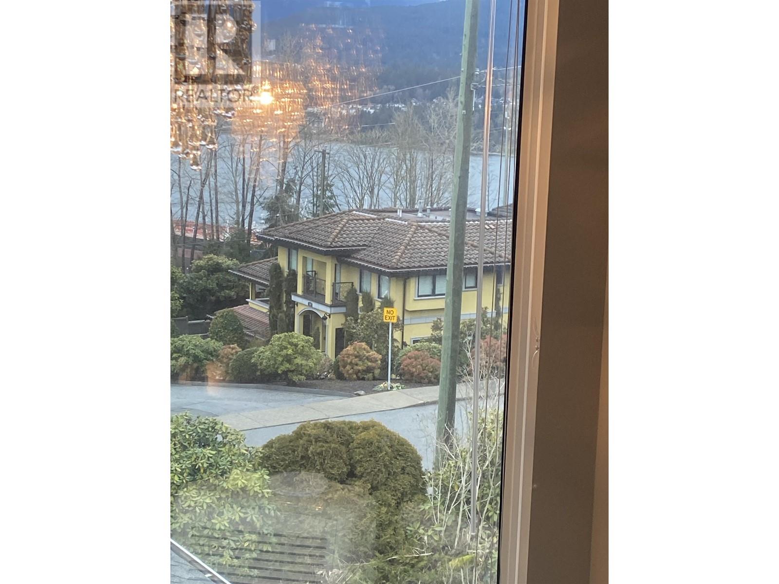 Listing Picture 17 of 25 : 7298 BARNET ROAD, Burnaby / 本拿比 - 魯藝地產 Yvonne Lu Group - MLS Medallion Club Member