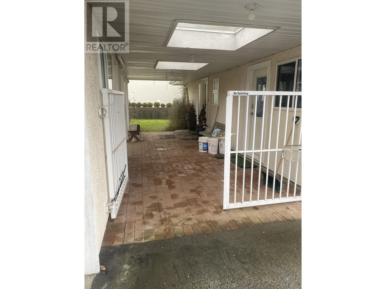 Listing Picture 4 of 25 : 7298 BARNET ROAD, Burnaby / 本拿比 - 魯藝地產 Yvonne Lu Group - MLS Medallion Club Member
