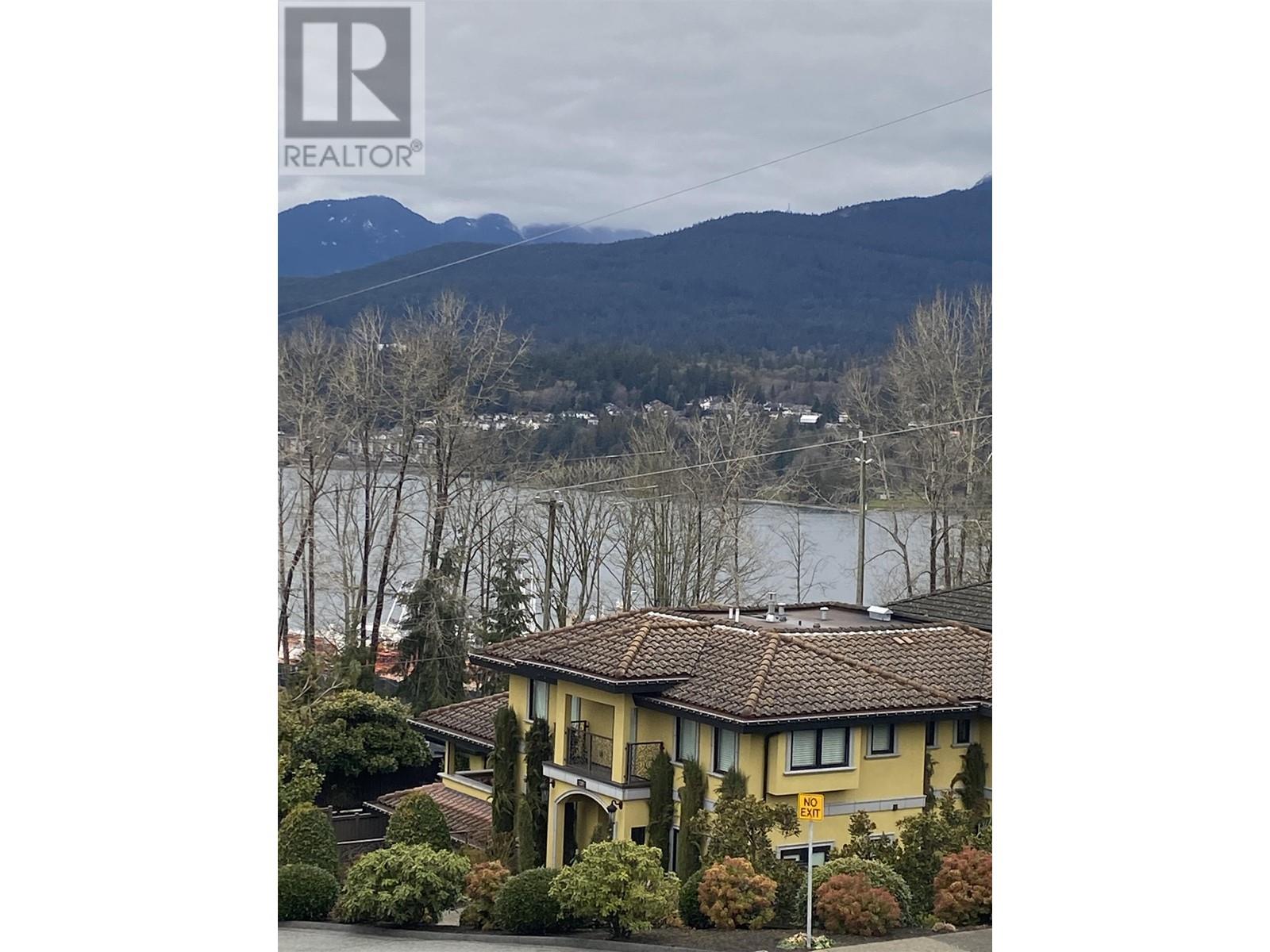 Listing Picture 22 of 25 : 7298 BARNET ROAD, Burnaby / 本拿比 - 魯藝地產 Yvonne Lu Group - MLS Medallion Club Member