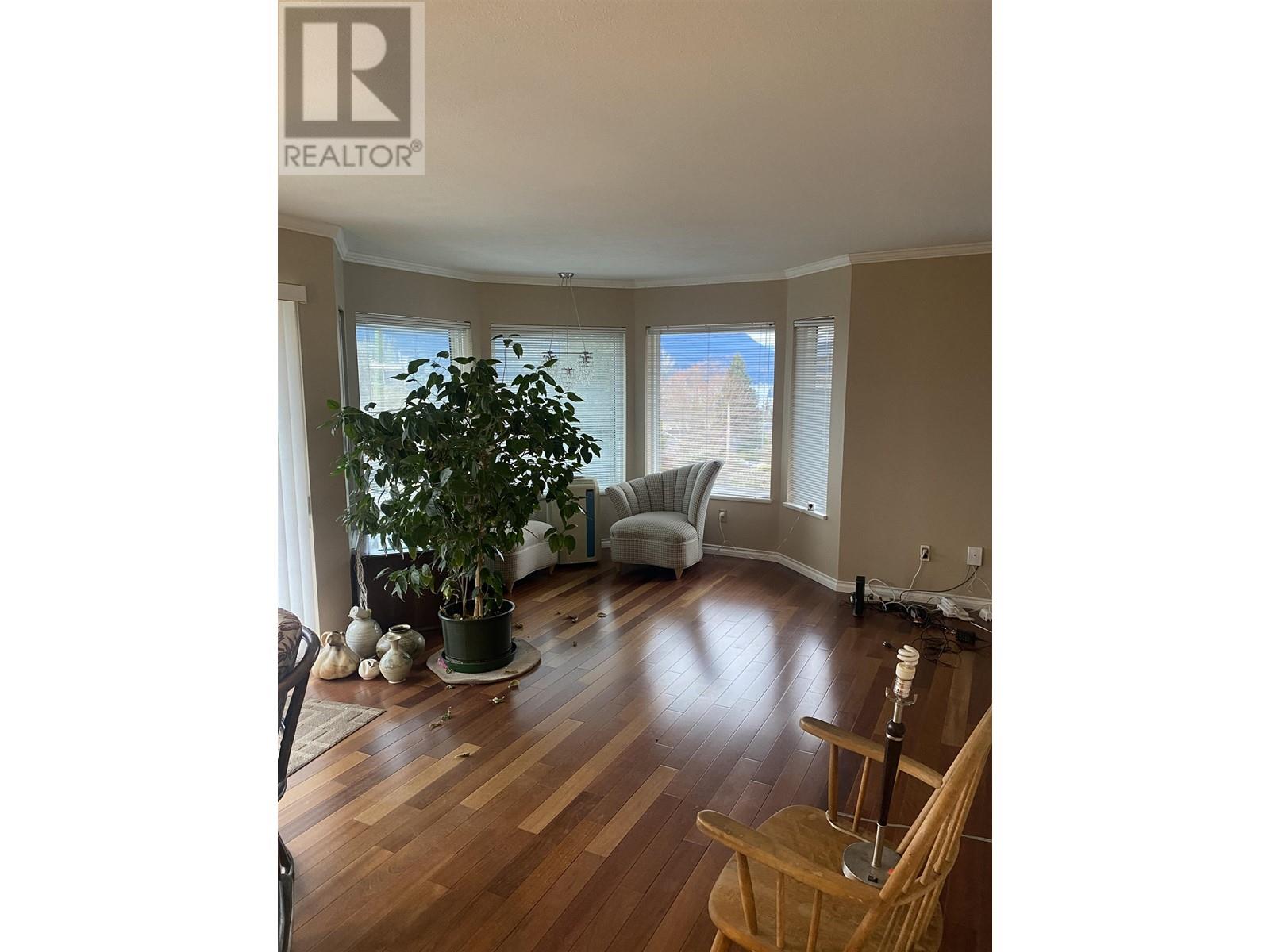 Listing Picture 12 of 25 : 7298 BARNET ROAD, Burnaby / 本拿比 - 魯藝地產 Yvonne Lu Group - MLS Medallion Club Member