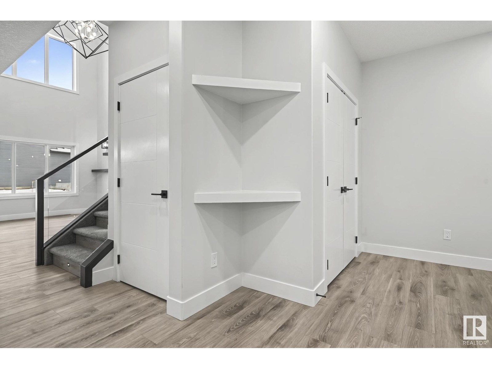 Property at #5909 19 ST NE image 1