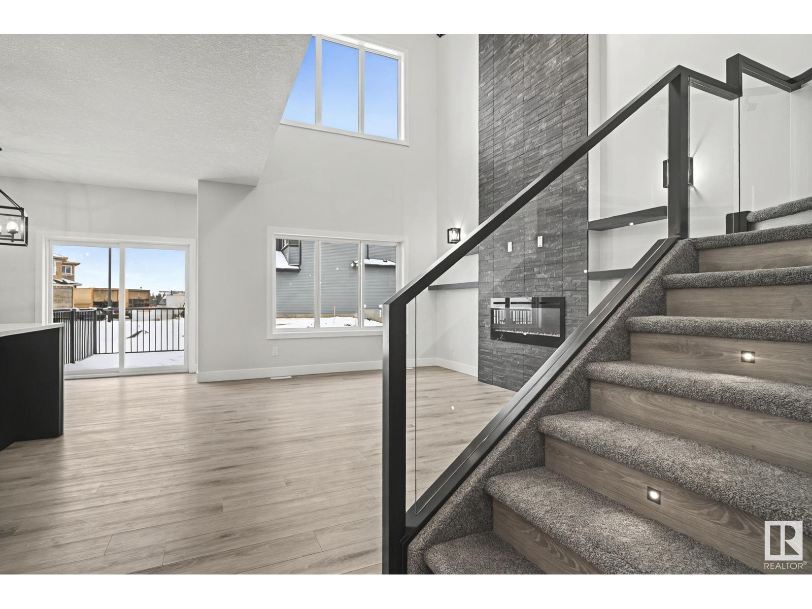 Property at #5909 19 ST NE image 2
